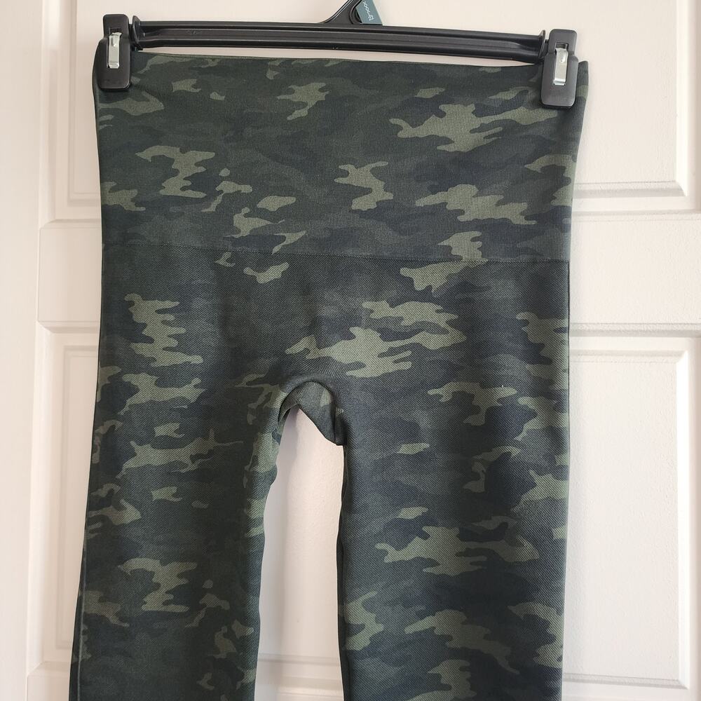 Spanx Leggings Womens XL Black Camo Look At Me Now Shaping Support Seamless Frnt - Picture 4 of 11